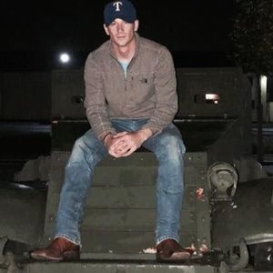 Meet your Posher, Dustin